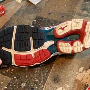 mizuno wave rider 19 peachtree